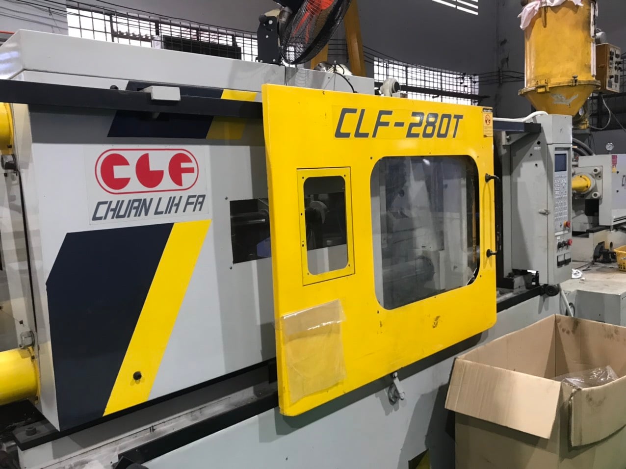 plastic injection machine (4).jpg